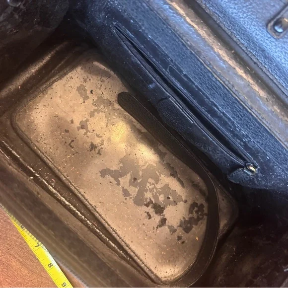 Gucci Vintage Black Leather Vanity Bag with Bamboo Handle - Picture 12 of 17